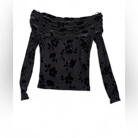 Madden Girl Black velvet sheer off the shoulder long sleeve top size small. New - Picture 3 of 8